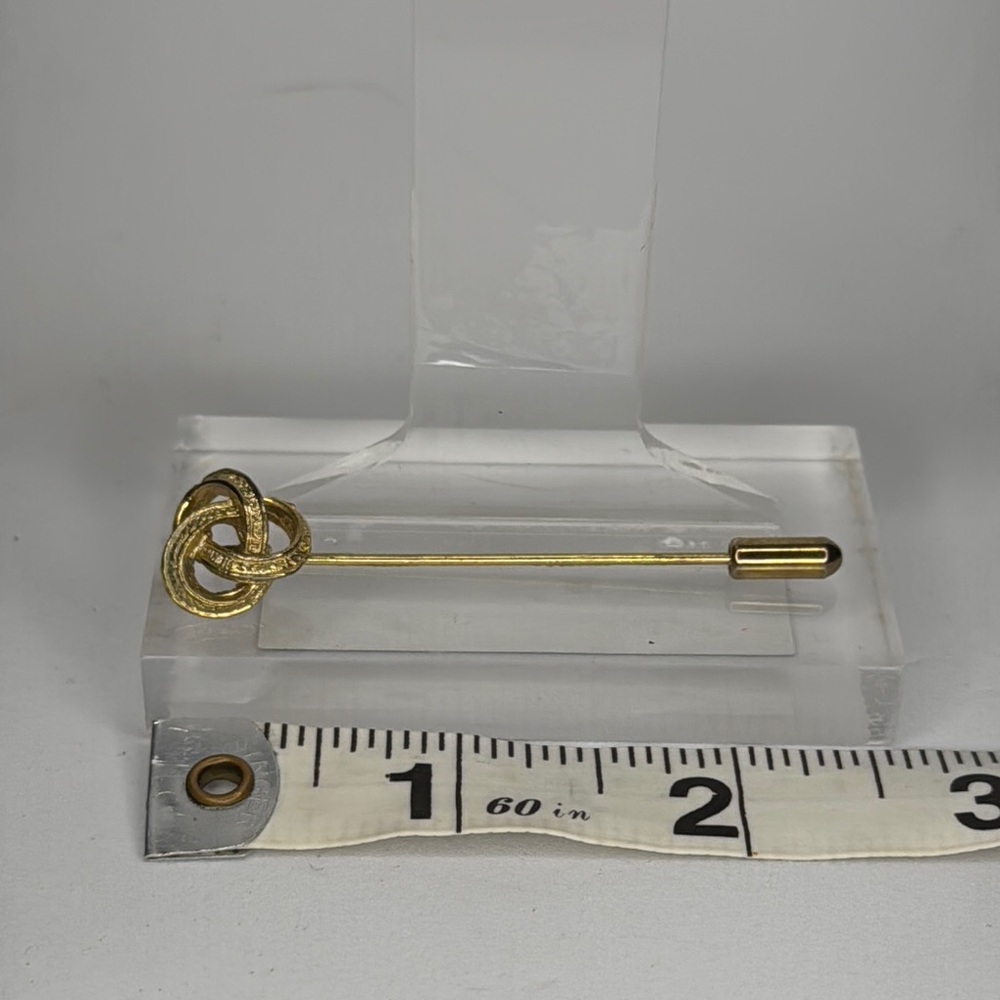 Elegant Gold Knot Brooch Pin - Picture 4 of 4